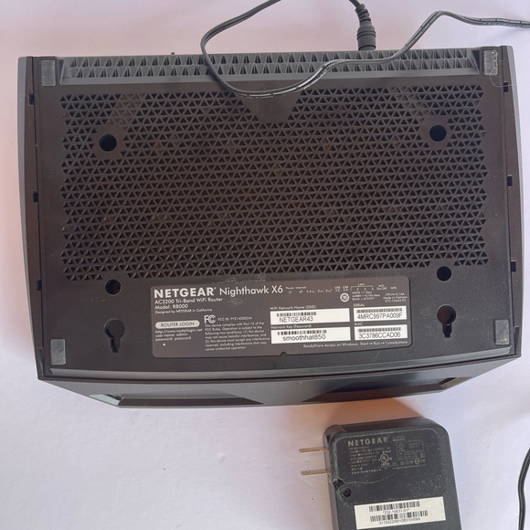 Netgear Nighthawk Black and Orange Router - Picture 5 of 5